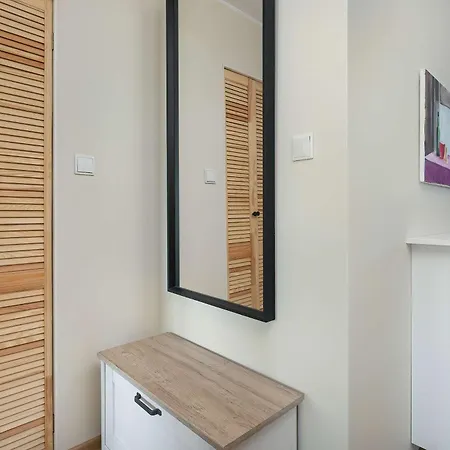 Exceptional 2 Bedroom In By Renters Apartmán