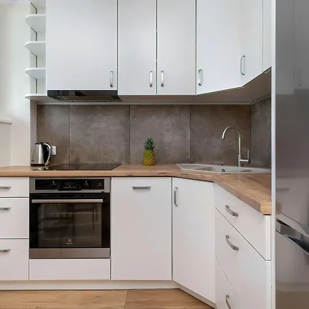 Exceptional 2 Bedroom In By Renters Gdaňsk