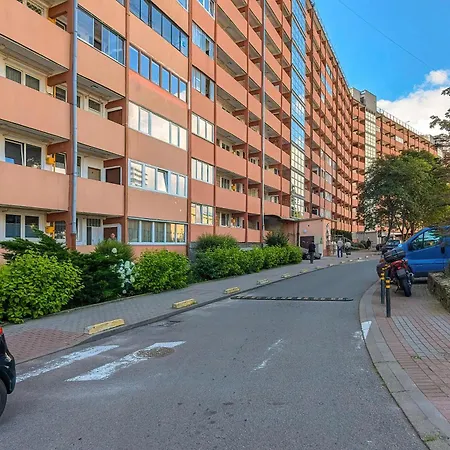 Exceptional 2 Bedroom In By Renters Apartmán *