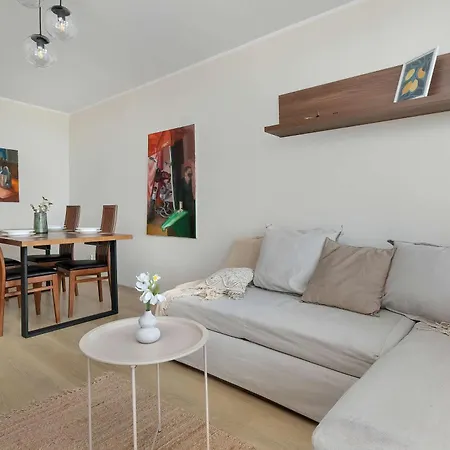 Exceptional 2 Bedroom In By Renters Apartmán Gdaňsk