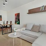 Exceptional 2 Bedroom In By Renters Apartmán Gdaňsk